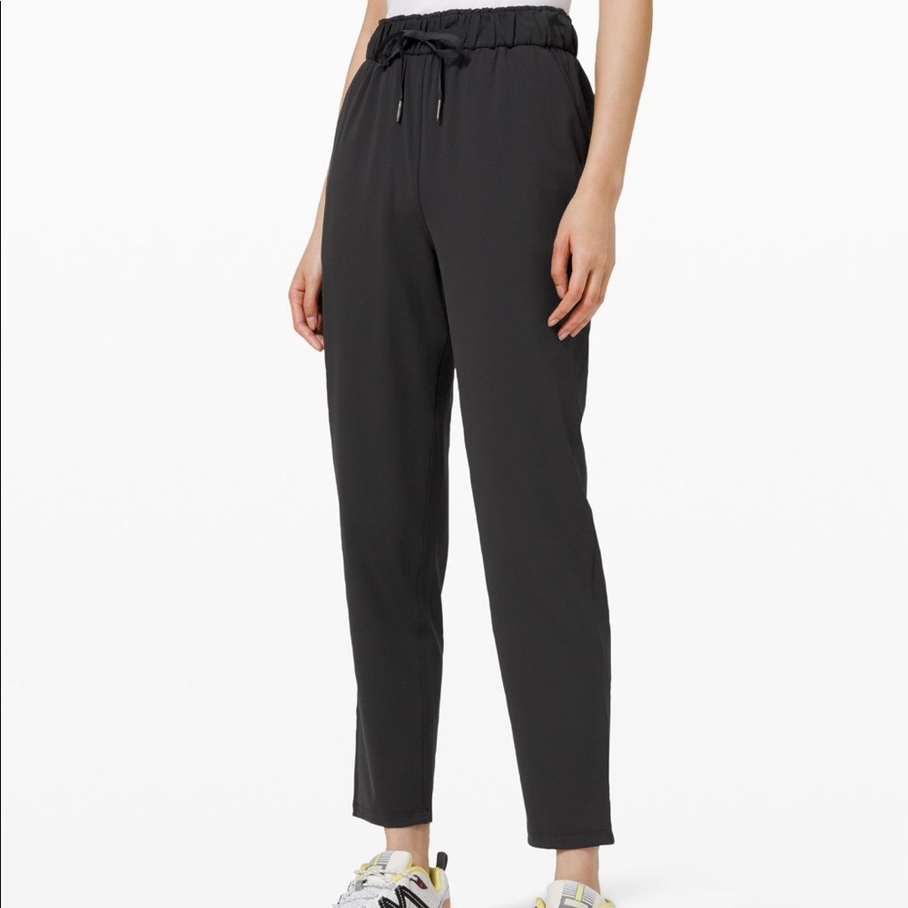 Lululemon Black Stretch High-Rise 7/8 Length Pant